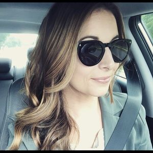 Meet your Posher, Noelle